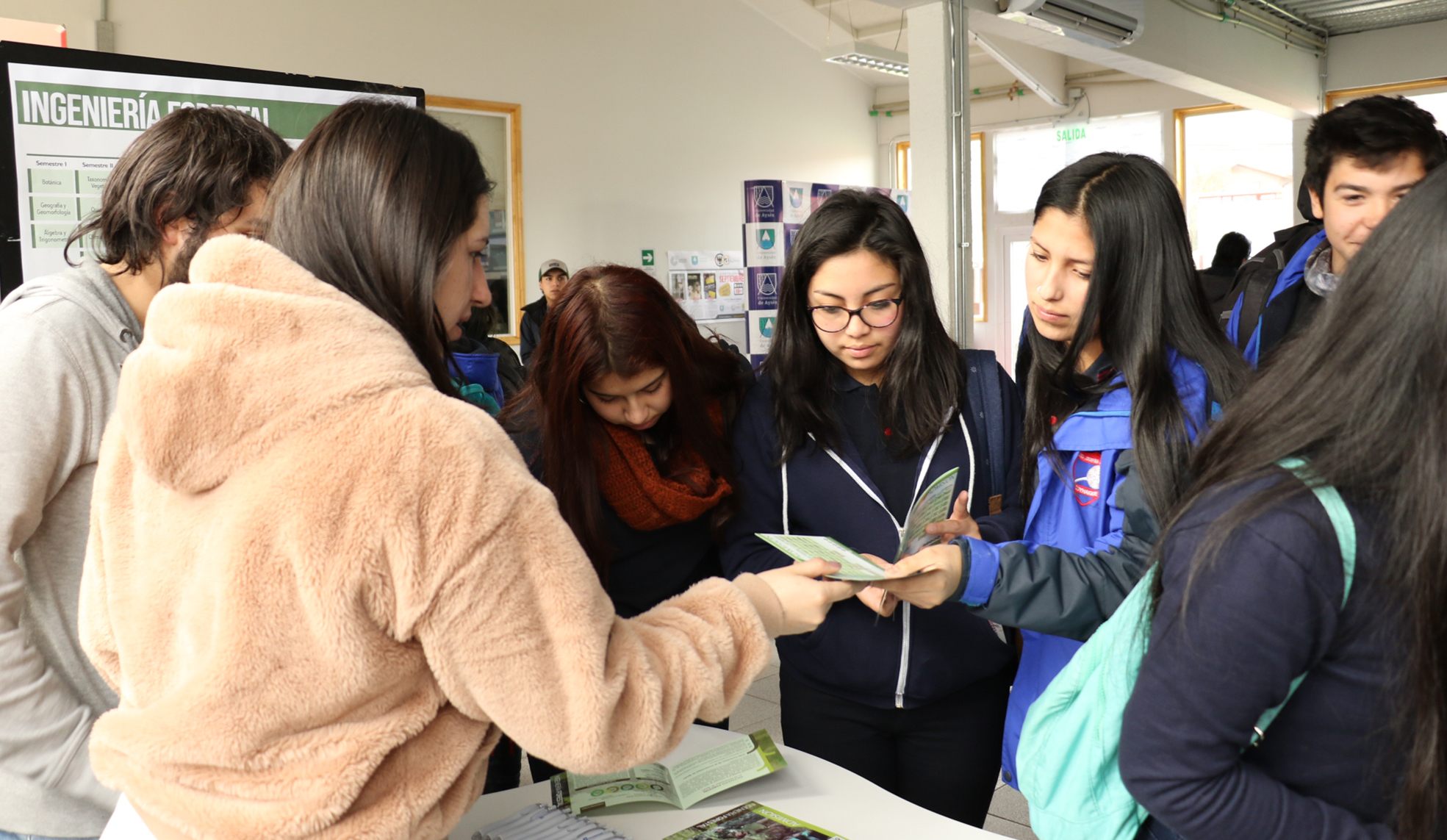 Liceos de Coyhaique Participan de Jornada de Puertas Abiertas de la Universidad de Aysén